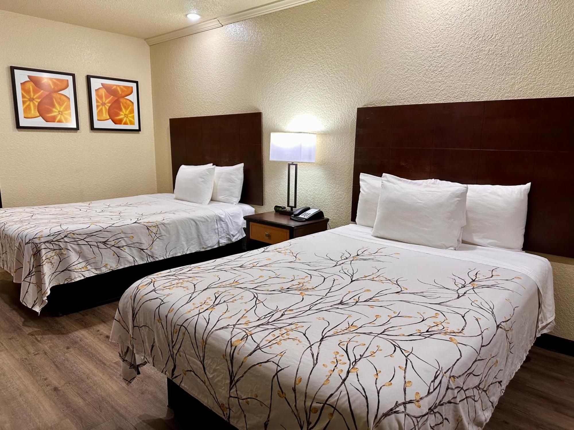 Travelers Inn 엘리자베스시티 외부 사진